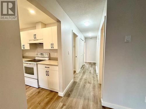 6201 Maple Drive Unit# 102, Osoyoos, BC - Indoor Photo Showing Kitchen