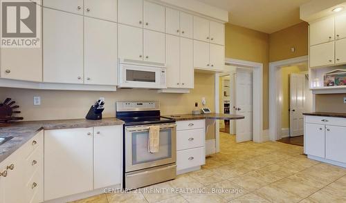 98 Church Street, Clarington (Bowmanville), ON - Indoor Photo Showing Kitchen