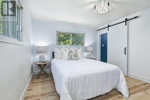 6278 Vancise Court, Clearview, ON - Indoor Photo Showing Bedroom