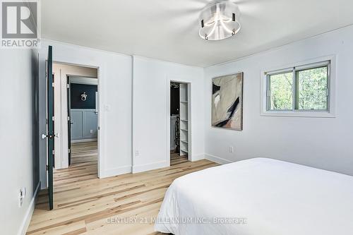 6278 Vancise Court, Clearview, ON - Indoor Photo Showing Bedroom