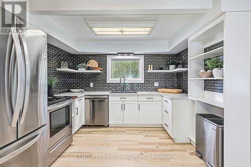 6278 Vancise Court, Clearview, ON - Indoor Photo Showing Kitchen With Double Sink