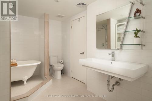 314 - 1100 Lansdowne Avenue, Toronto (Dovercourt-Wallace Emerson-Junction), ON - Indoor Photo Showing Bathroom