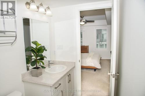 24 - 2199 Lillykin Street, Oakville, ON - Indoor Photo Showing Bathroom