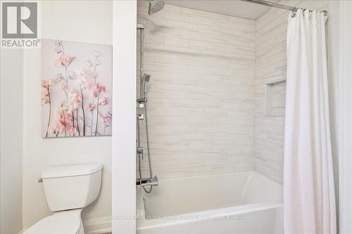 2072 Chippewa Trail, Mississauga, ON - Indoor Photo Showing Bathroom