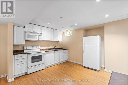 28 Millsborough Road, Brampton, ON - Indoor Photo Showing Kitchen