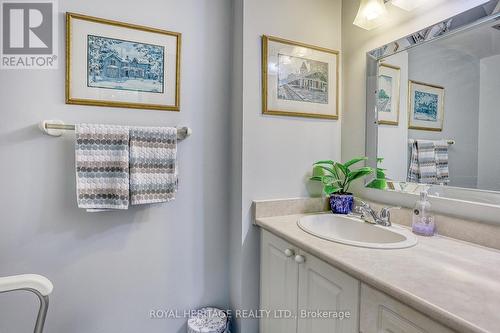 215 - 1525 Diefenbaker Court, Pickering (Town Centre), ON - Indoor Photo Showing Bathroom