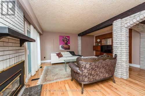 2483 Yarmouth Crescent, Oakville (Bronte West), ON - Indoor Photo Showing Living Room With Fireplace