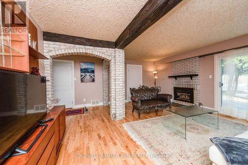 2483 Yarmouth Crescent, Oakville (Bronte West), ON - Indoor Photo Showing Living Room With Fireplace