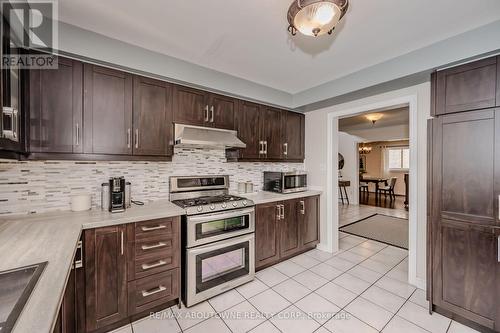 126 Howell Road, Oakville (River Oaks), ON - Indoor Photo Showing Kitchen