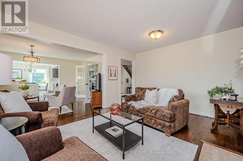 126 Howell Road, Oakville (River Oaks), ON - Indoor Photo Showing Living Room