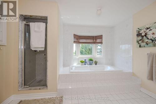 126 Howell Road, Oakville (River Oaks), ON - Indoor Photo Showing Bathroom