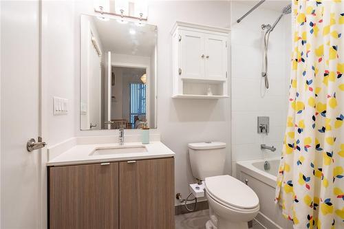 5230 Dundas Street|Unit #A428, Burlington, ON - Indoor Photo Showing Bathroom