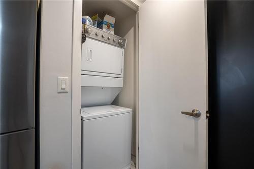 5230 Dundas Street Unit# A428, Burlington, ON - Indoor Photo Showing Laundry Room