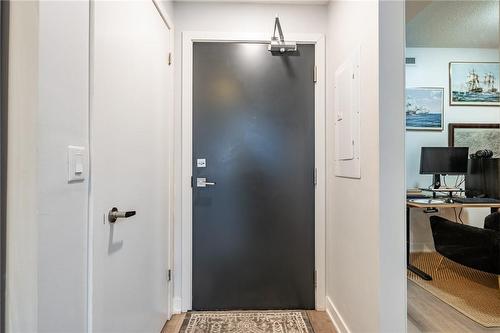 5230 Dundas Street|Unit #A428, Burlington, ON - Indoor Photo Showing Other Room