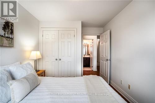 501 - 1000 Creekside Drive, Hamilton (Dundas), ON - Indoor Photo Showing Bedroom