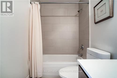 501 - 1000 Creekside Drive, Hamilton (Dundas), ON - Indoor Photo Showing Bathroom