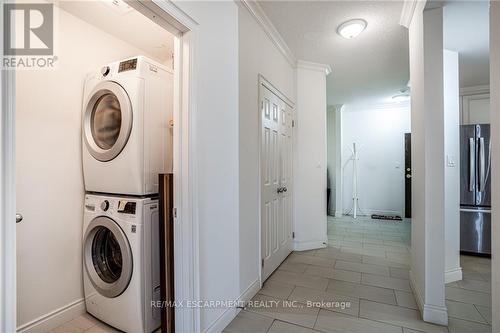 501 - 1000 Creekside Drive, Hamilton (Dundas), ON - Indoor Photo Showing Laundry Room