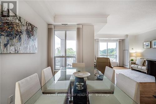 501 - 1000 Creekside Drive, Hamilton, ON - Indoor Photo Showing Dining Room