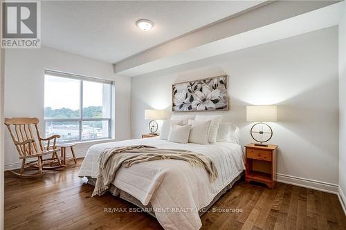 501 - 1000 Creekside Drive, Hamilton, ON - Indoor Photo Showing Bedroom