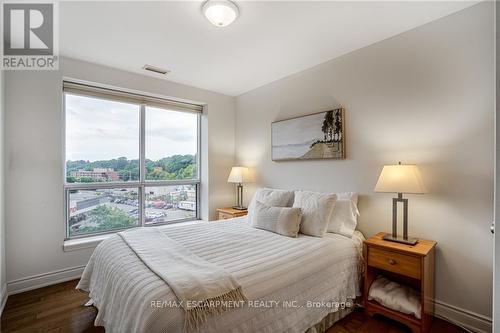 501 - 1000 Creekside Drive, Hamilton, ON - Indoor Photo Showing Bedroom