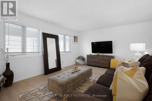 23 Bill Hutchinson Crescent, Clarington (Bowmanville), ON - Indoor Photo Showing Living Room