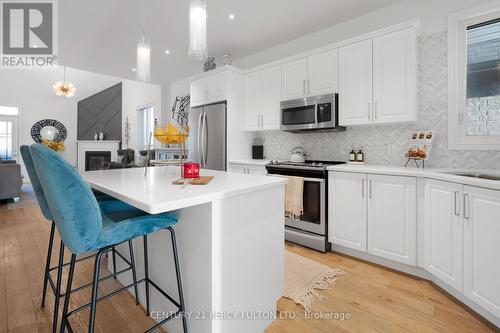 23 Bill Hutchinson Crescent, Clarington, ON - Indoor Photo Showing Kitchen With Upgraded Kitchen