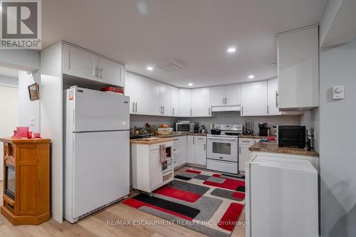 81 Hamilton Street N, Hamilton (Waterdown), ON - Indoor Photo Showing Kitchen