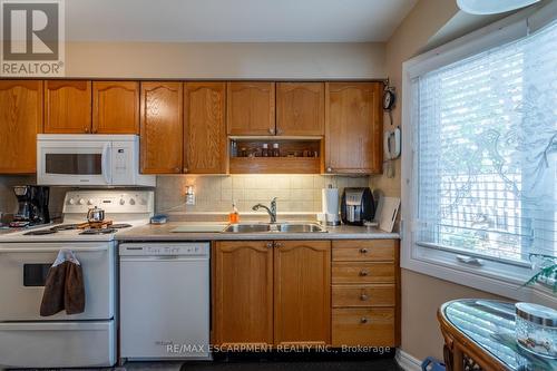 81 Hamilton Street N, Hamilton (Waterdown), ON - Indoor Photo Showing Kitchen With Double Sink