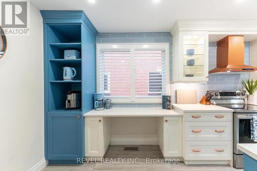 270 Rowntree Drive, Hamilton, ON - Indoor Photo Showing Kitchen