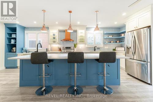 270 Rowntree Drive, Hamilton, ON - Indoor Photo Showing Kitchen