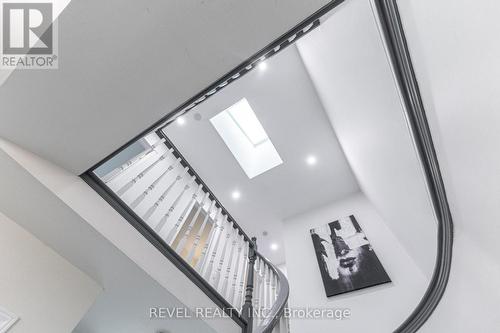 270 Rowntree Drive, Hamilton, ON - Indoor Photo Showing Bathroom