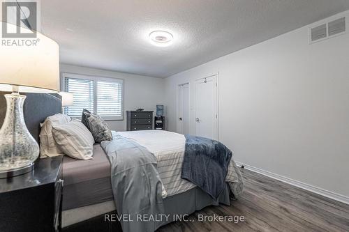 270 Rowntree Drive, Hamilton, ON - Indoor Photo Showing Bedroom