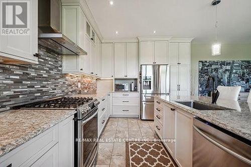 9738 Dundas Street E, Erin, ON - Indoor Photo Showing Kitchen With Upgraded Kitchen