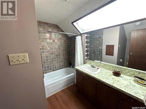 706 Donald Street, Hudson Bay, SK - Indoor Photo Showing Bathroom