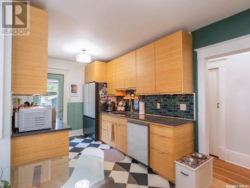 2165 Montague Street, Regina, SK - Indoor Photo Showing Kitchen