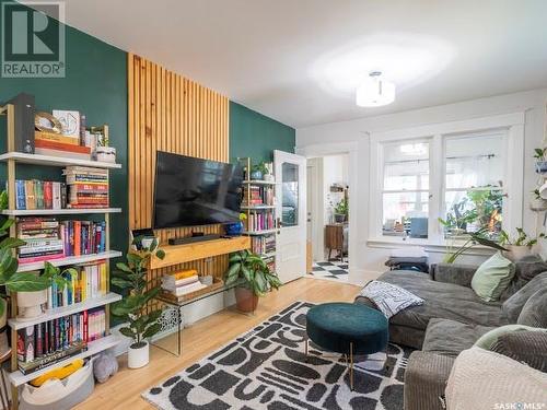 2165 Montague Street, Regina, SK - Indoor Photo Showing Living Room