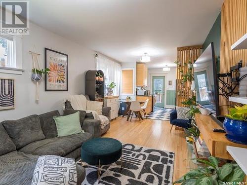 2165 Montague Street, Regina, SK - Indoor Photo Showing Living Room