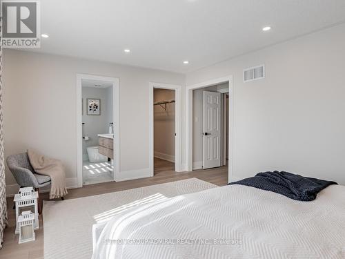 109 Barli Crescent, Vaughan, ON - Indoor Photo Showing Bedroom