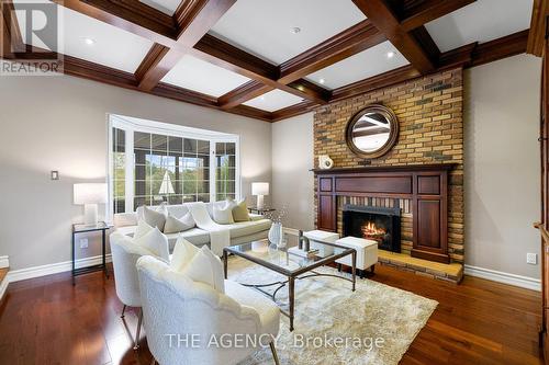 15 Logan Court, Whitchurch-Stouffville, ON - Indoor Photo Showing Living Room With Fireplace