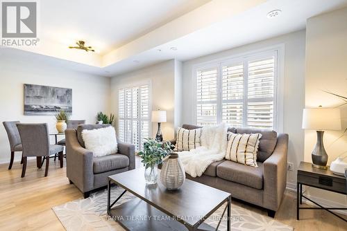 907 - 2635 William Jackson Drive, Pickering, ON - Indoor Photo Showing Living Room