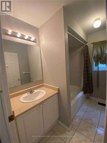 87 Norland Circle, Oshawa, ON - Indoor Photo Showing Bathroom