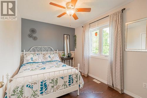 13 Daniele Avenue N, New Tecumseth (Beeton), ON - Indoor Photo Showing Bedroom