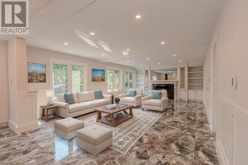 2269 Somers Boulevard, Innisfil (Alcona), ON - Indoor Photo Showing Living Room