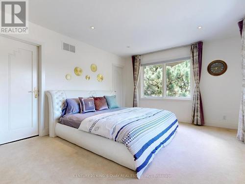 29 Moodie Drive, Richmond Hill, ON - Indoor Photo Showing Bedroom