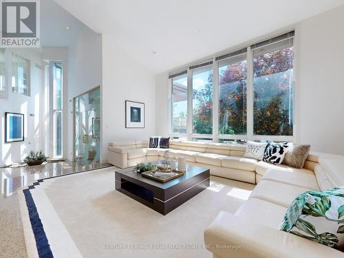 29 Moodie Drive, Richmond Hill, ON - Indoor Photo Showing Living Room