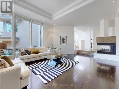 29 Moodie Drive, Richmond Hill, ON - Indoor Photo Showing Living Room With Fireplace