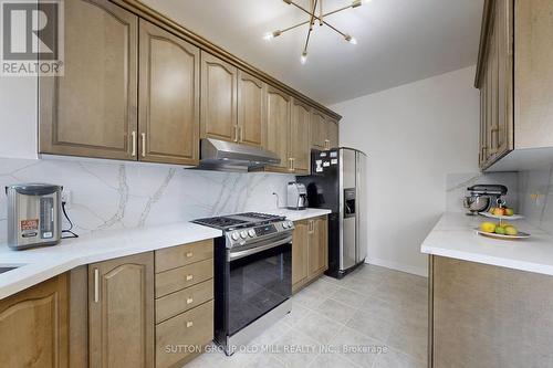 22 Nichols Boulevard, Markham (Cachet), ON - Indoor Photo Showing Kitchen