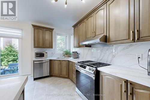 22 Nichols Boulevard, Markham (Cachet), ON - Indoor Photo Showing Kitchen With Upgraded Kitchen