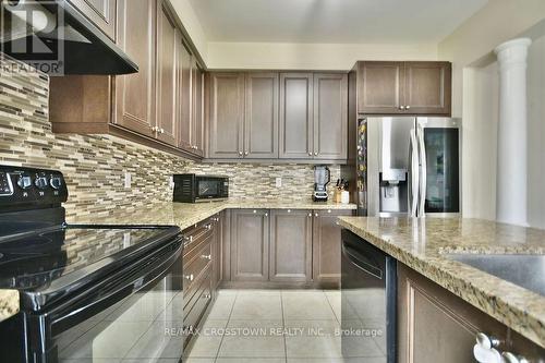 1388 Sheldon Street, Innisfil (Alcona), ON - Indoor Photo Showing Kitchen With Upgraded Kitchen