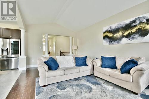 1388 Sheldon Street, Innisfil (Alcona), ON - Indoor Photo Showing Living Room